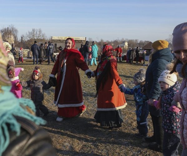 Фестиваль «Кузьминки в Торжке. Битва деревень кузнецов и молотильщиков»