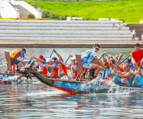 Жителей и гостей Твери приглашают на зрелищные соревнования по гребле на лодках «Дракон»